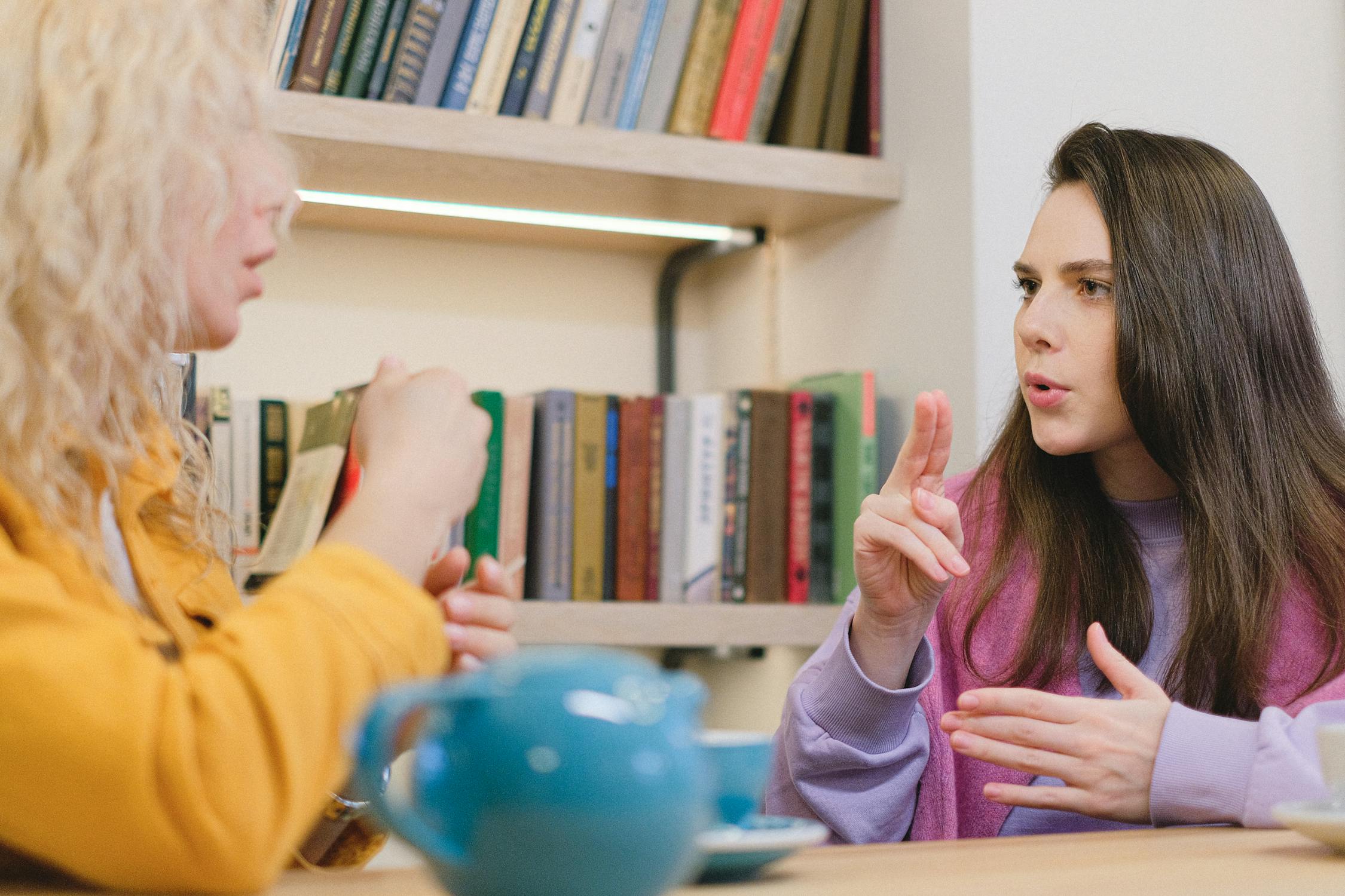 Which Book Improves Speaking Skills? A Deep Dive into Rhetoric, Storytelling, and Confidence